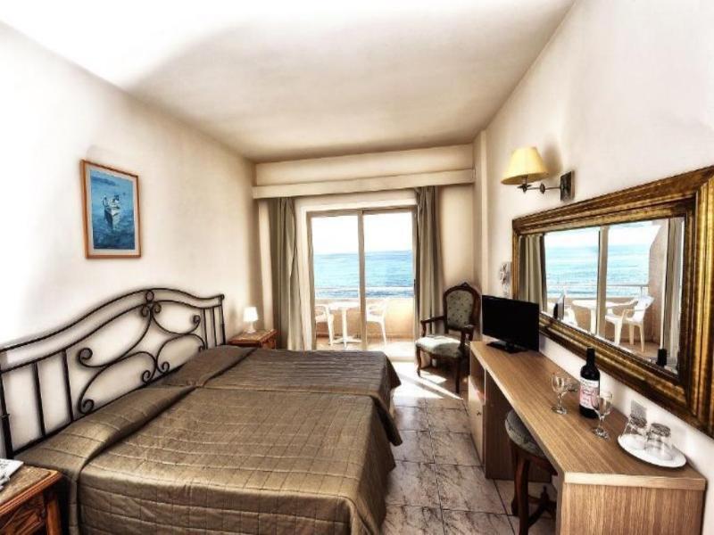 Piere Anne Beach Hotel アヤナパ エクステリア 写真