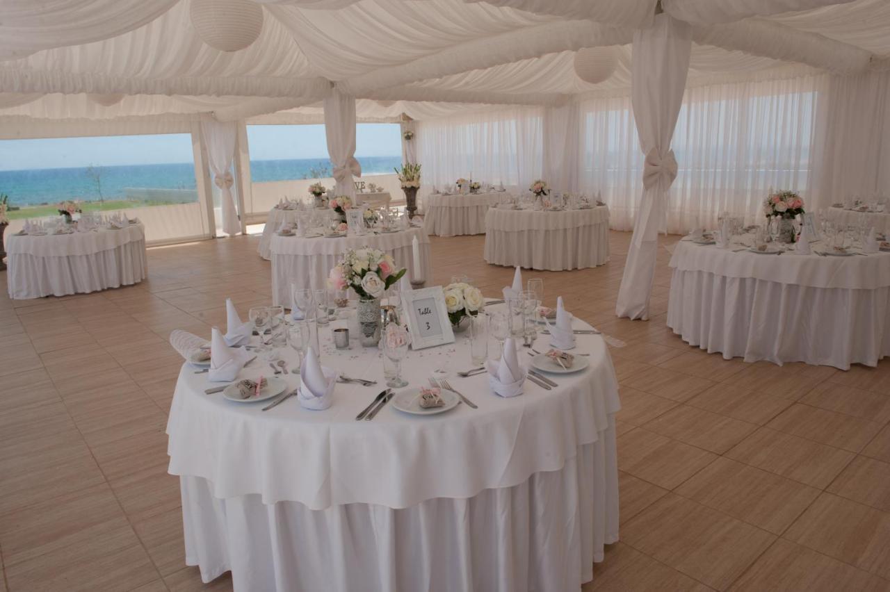 Piere Anne Beach Hotel アヤナパ エクステリア 写真