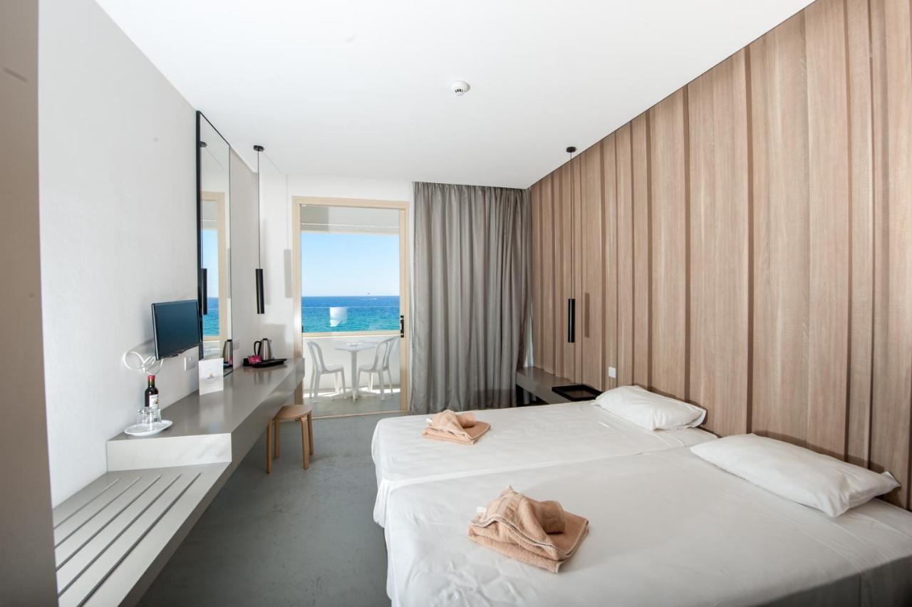 Piere Anne Beach Hotel アヤナパ エクステリア 写真