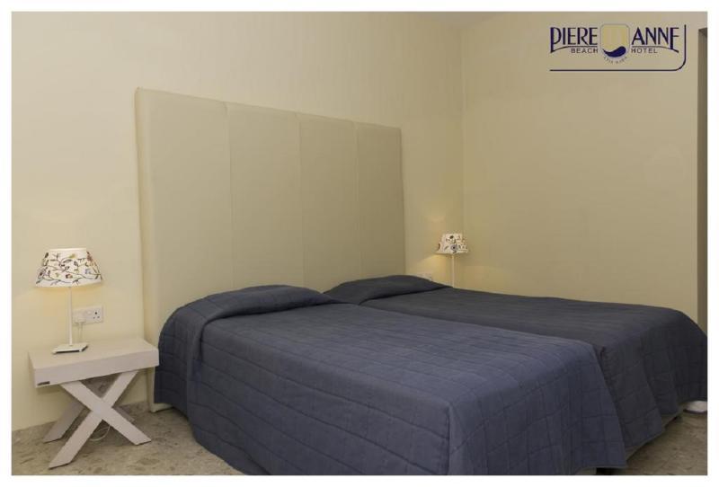 Piere Anne Beach Hotel アヤナパ エクステリア 写真