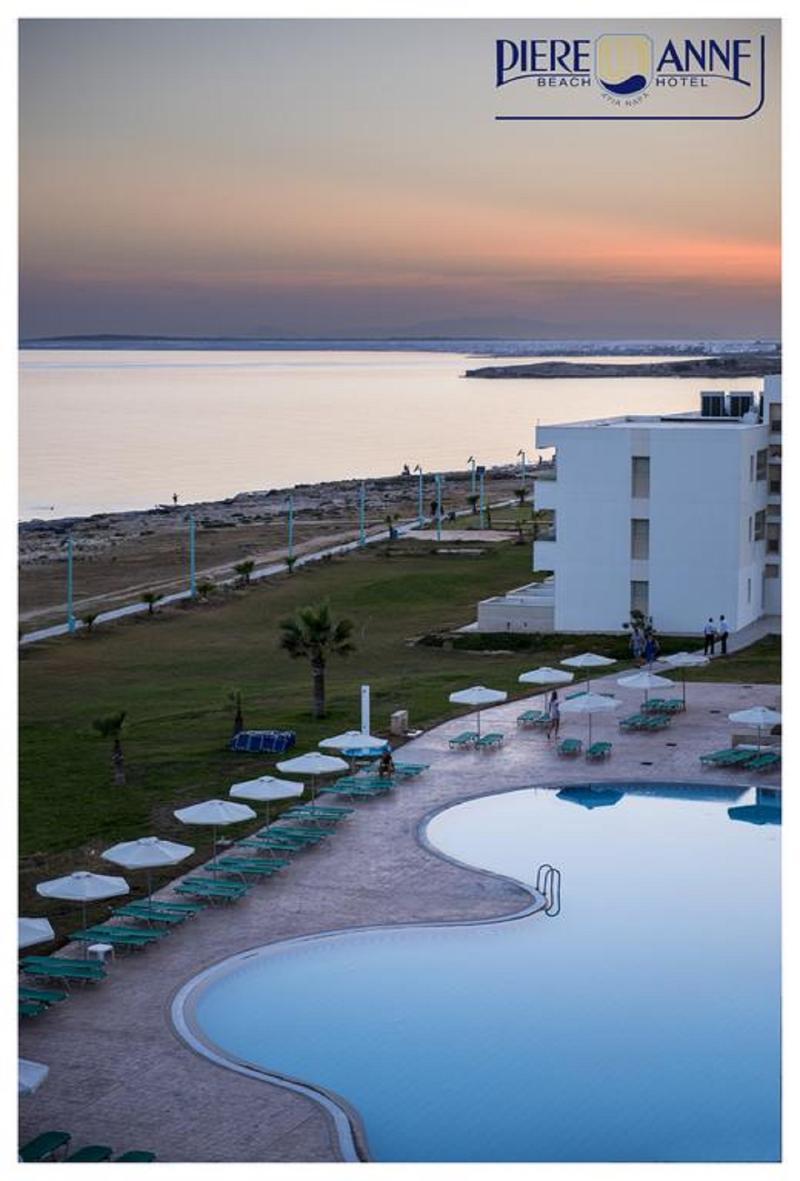 Piere Anne Beach Hotel アヤナパ エクステリア 写真